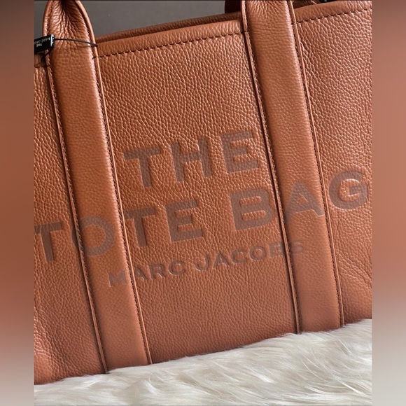 💰SOLD - H004L01PF21 - Marc Jacobs The Leather Medium Tote Bag - Picture 4 of 16